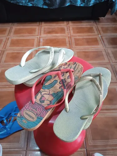 Chinelos havaianas número 37/38