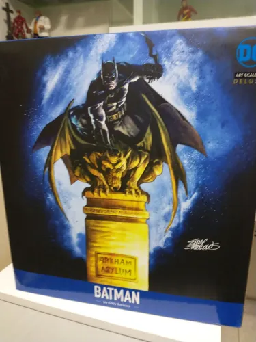 Batman Iron Studios Deluxe Art Eddy Barrows.
