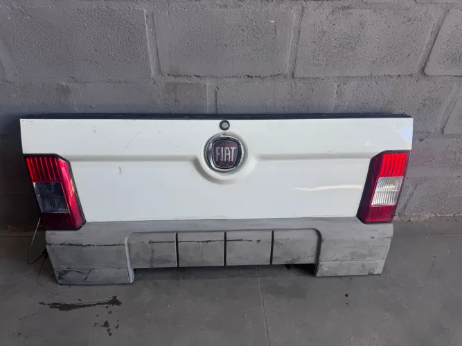 Tampa Traseira Fiat Strada Trekking 2012