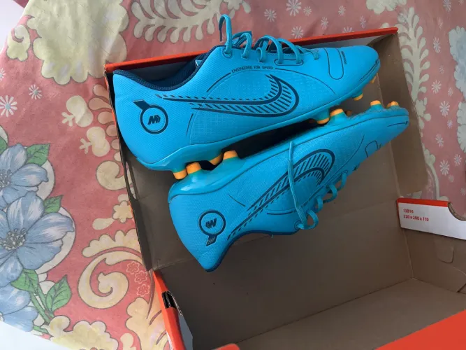 Quero vender uma chuteira da Nike
