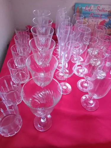 Copos e taças de vidro e de cristal