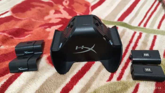 Kit carregador e baterias hyperX para controle XBOX ONE Series