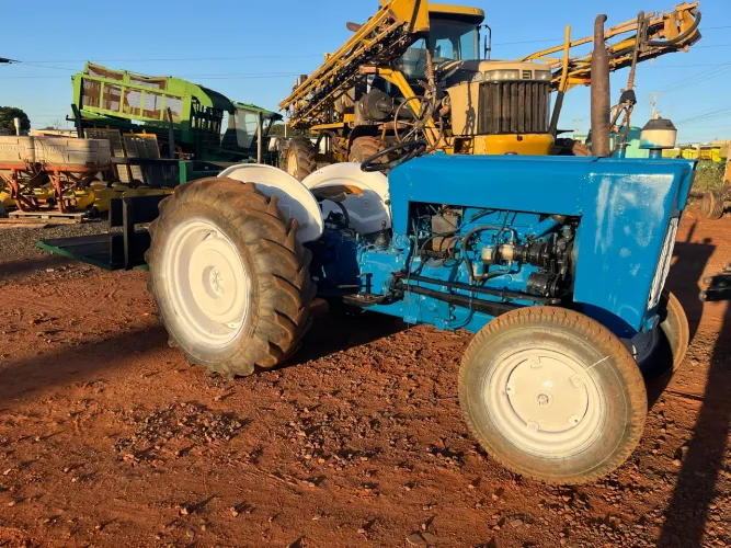 Trator Ford 8 BR diesel 4x2