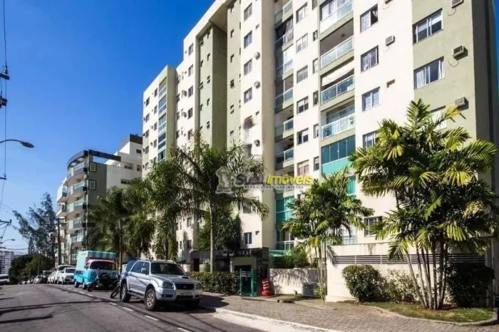 Apartamento com 2 dormitórios para alugar, 65 m² por R$ 3.570,00/mês - Glória - Macaé/RJ