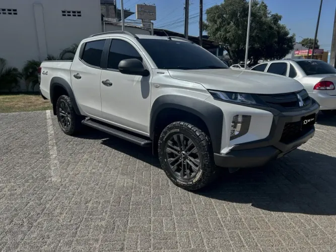 Mitsubishi L200 Outdoor GLS 2.5 4X4 CD TDI Diesel 2025