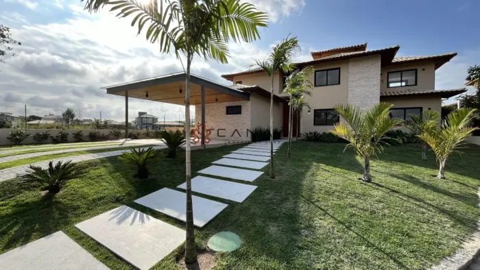 CASA MAGNÍFICA EM UM DOS MELHORES CONDOMÍNIOS DA REGIÃO, A 2 MINUTOS DA PRAIA!