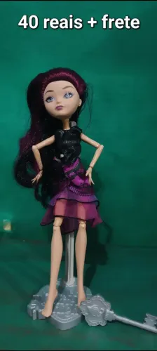 Boneca Raven Queen