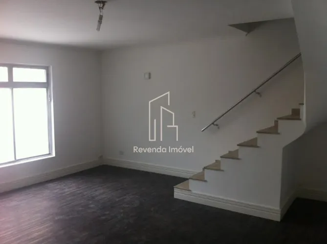 Casa Comercial à Venda em São Paulo-SP, em Moema: 3 Quartos, 1 Suíte, 2 Salas, 3 Banheiros