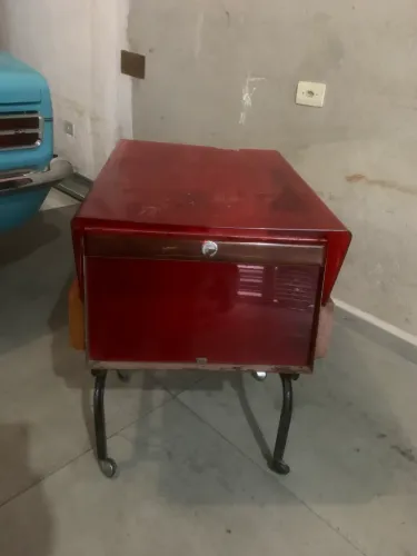 móvel vintage ou peça de decoração arquivo
