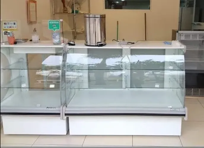 Conjunto de Balcões Vitrine Gelopar