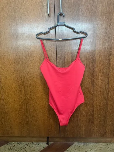 body feminino vermelho m