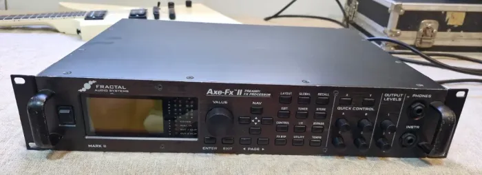 Fractal Axe-Fx II Mark II + Controladora MFC-101 Mark II