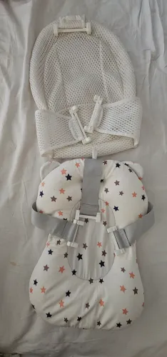 Suporte almofadado para banheira infantil