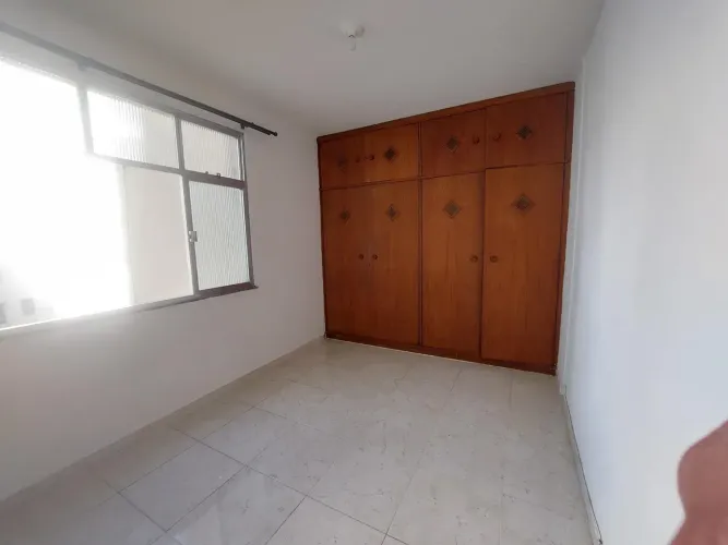 Apto Centro, amplo, Rua 16 de março, excelente preço, oportunidade - Petrópolis - RJ