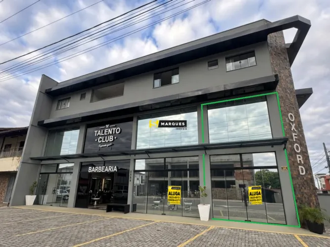 Sala Comercial com 102 M² para locação no bairro Boa Vista - Joinville/SC