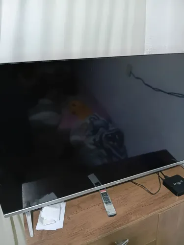 Tv aoc smart 50 polegadas com defeito