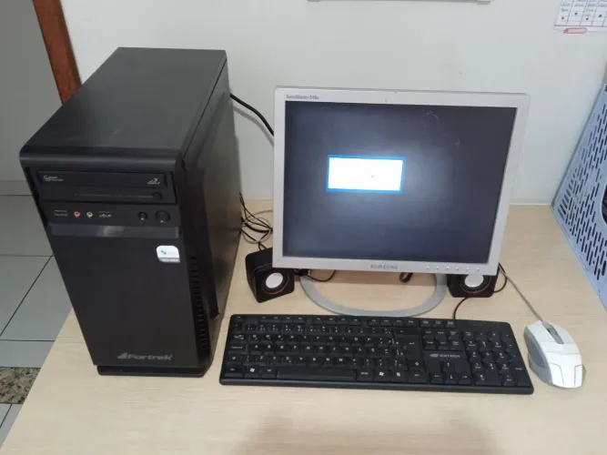Vendo computador completo (ler descrição - fonte queimada)