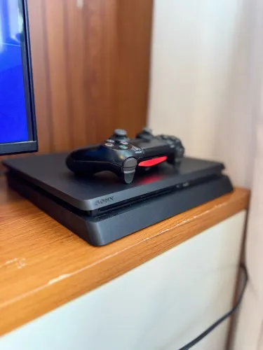 Playstation 4 Slim 1 TB 