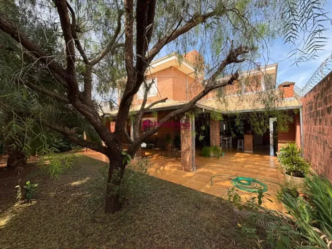 Casa à venda em Engenheiro Coelho, Residencial Lago Azul, com 3 suítes, com 297.35 m²