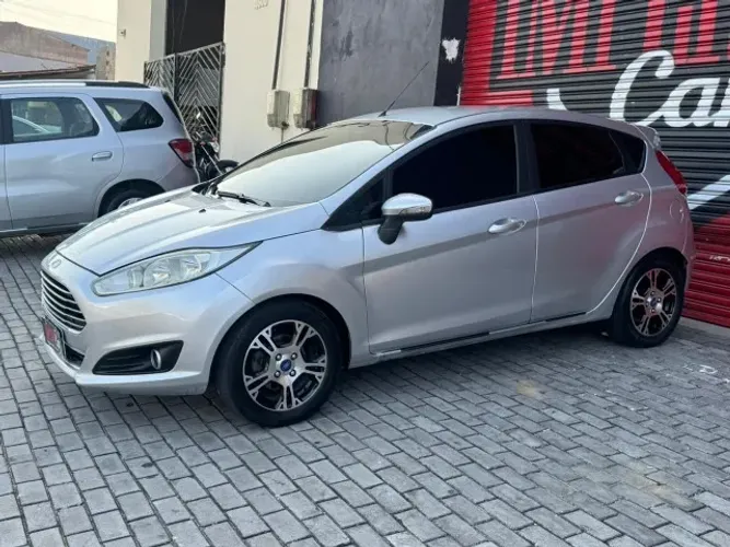 Ford Fiesta SE 1.6 8V Flex 5P 2014