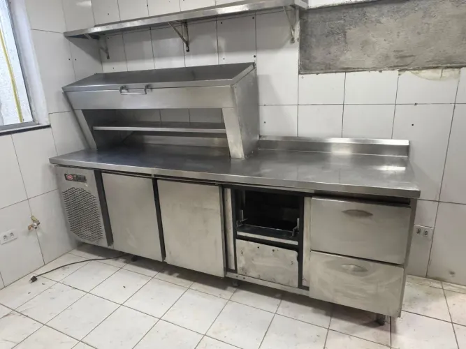 BALCÃO REFRIGERADO COM CONDIMENTADORA COZIL 