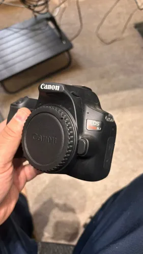 Camera Canon SL3 - Lente do Kit 18-55 + Dummy Battery 