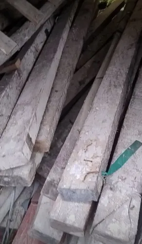 Madeiras Vigas peroba, escoras eucalipto 