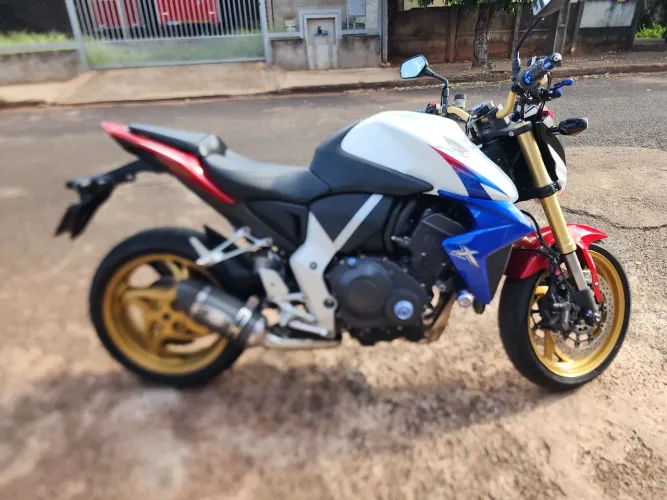 Cb 1000r 