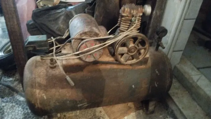 Vendo compressor para pintura borracharia ou oficina 