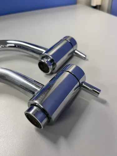 2 torneiras Deca Link