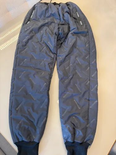 Calça impermeável com pelúcia grossa dentro TAM XP