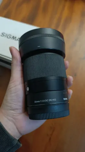 Sigma 30mm 1.4 para sony na caixa