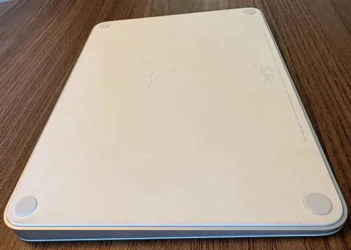 Apple Magic Trackpad 2 (Modelo A1535 - Recarregável)