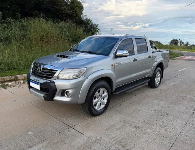 Toyota Hilux CD D4-d 4X4 3.0 TDI Dies. Mec. 2015