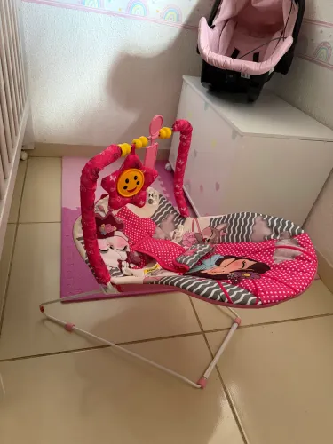 Cadeirinha interativa massageadora