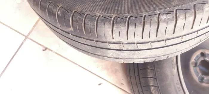 Aro 15 com pneu VW 5 furos.