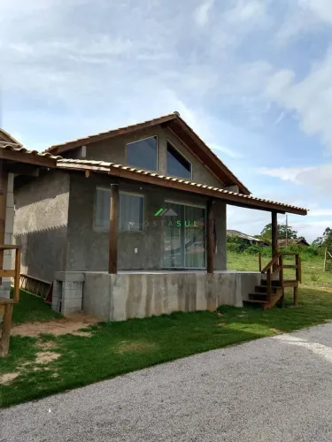 Casa disponível para locação anual, a partir de 22 de março, no bairro Ibiraquer