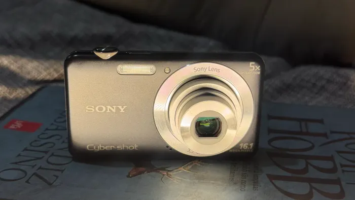 Sony Cyber-shot 16.1 MP - Zoom Óptico 5x