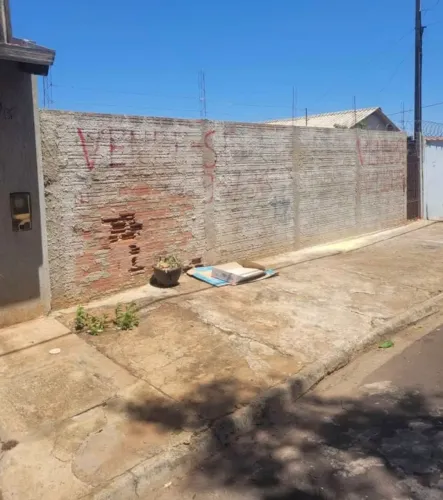 Terreno 5x25 no J.Marilia (aceita veículos)