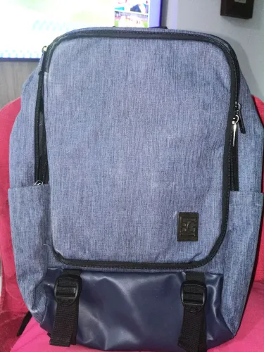 Mochila da bagaggio quase não foi usada .