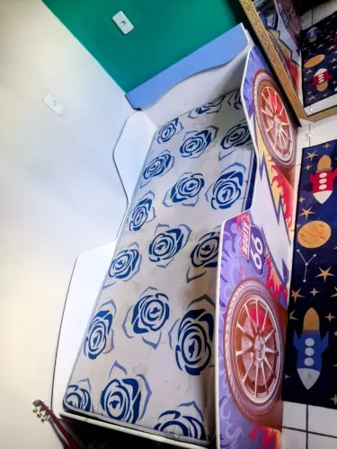 Vendo cama infantil semi nova retirada pra vender logo na minha residência