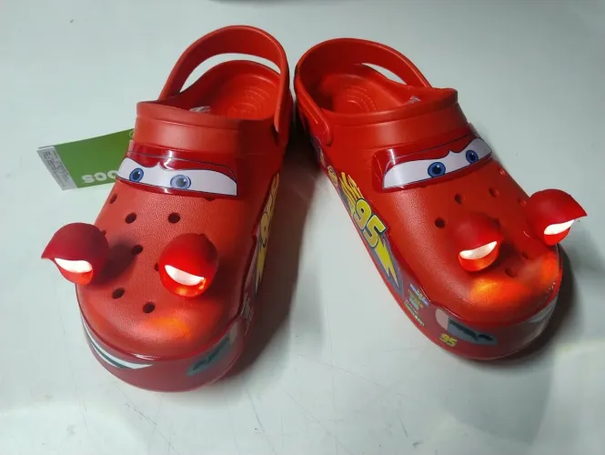 Sandália Crocs Relâmpago McQueen