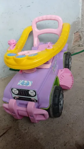 Carrinho jeep menina