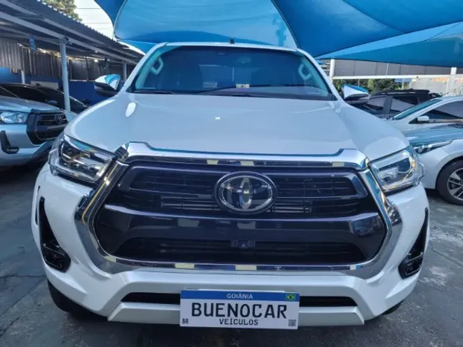Toyota Hilux CD SRX Plus 4X4 2.8 TDI Die. Aut. 2024