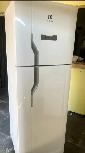 Geladeira Eletrolux Semi Nova!