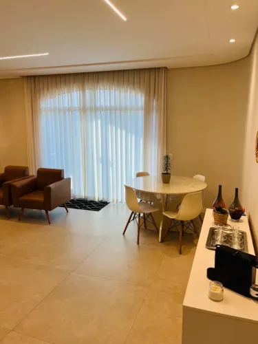 APARTAMENTO REFORMADO À VENDA NO CONDOMÍNIO MAISON BELA VISTA - BAIRRO BELA VISTA