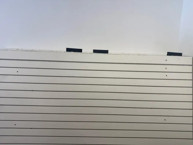 Painel canaleta para sua loja
