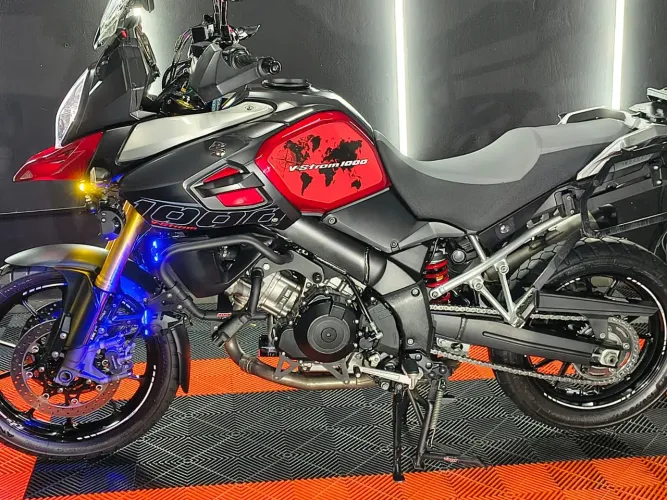 V STRON 1000 ABS EM ESTADO DE NOVA