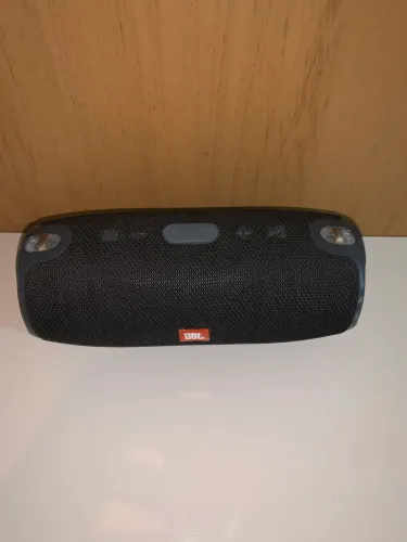 Caixa de som JBL charge 3