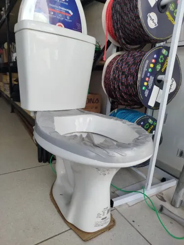 Vaso sanitário com caixa acoplada